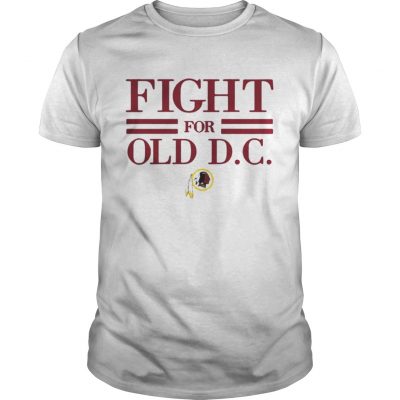 Guys Washington Redskins fight for old DC shirt