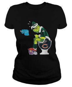 Ladies Tee Green Bay Packers Grinch santa toilet shirt