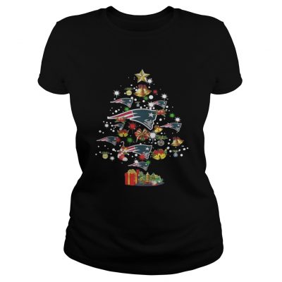 Ladies Tee New England Patriots Christmas tree