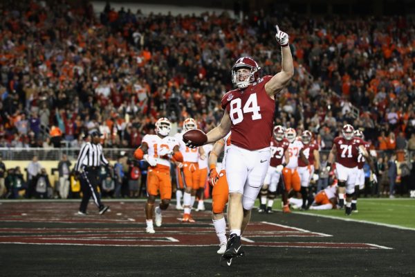 Alabama’s Hale Hentges scored a first quarter touchdown