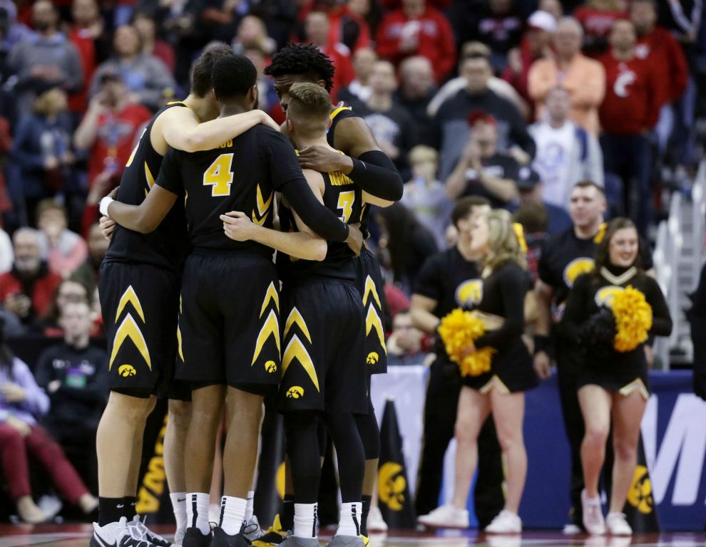 Iowa men's basketball has its best 20 minutes in a meaningful game in ages