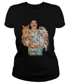 Ladies Tee Freddie Mercury hug cats shirt