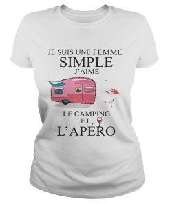 Flamingo Je suis une femme simple jaime le camping et lapero  Classic Ladies