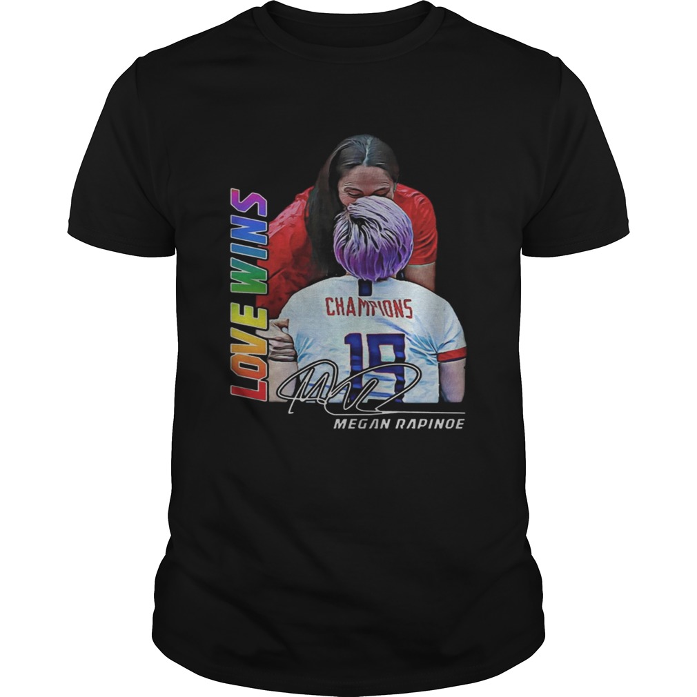 Megan Rapinoe kiss Sue Bird love wins shirt