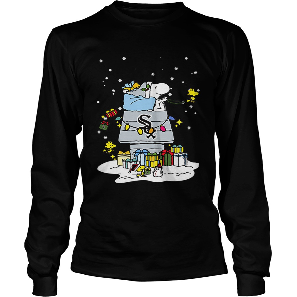 Chicago White Sox Snoopy Brings Christmas To Town LongSleeve