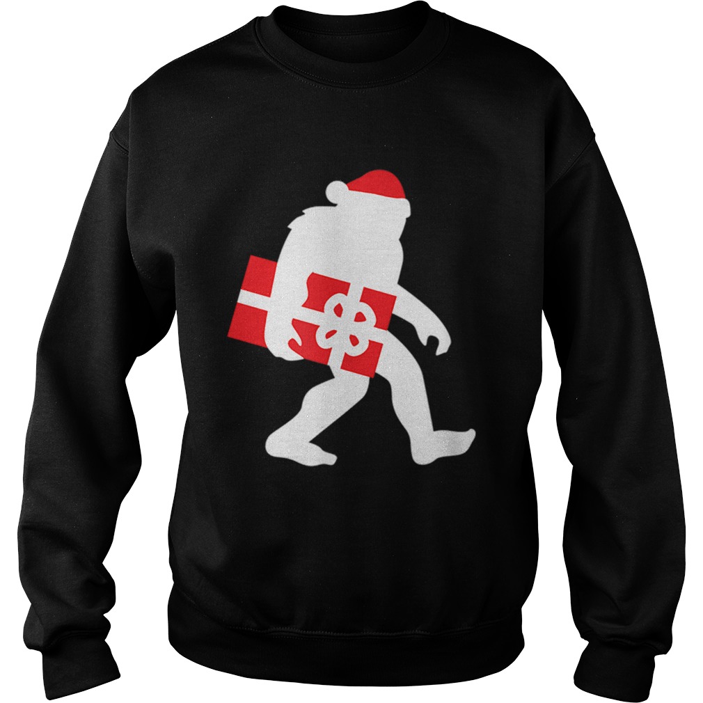 Nice Bigfoot Carrying Christmas Sweatshirt