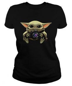 Baby Yoda Hug Canon  Classic Ladies