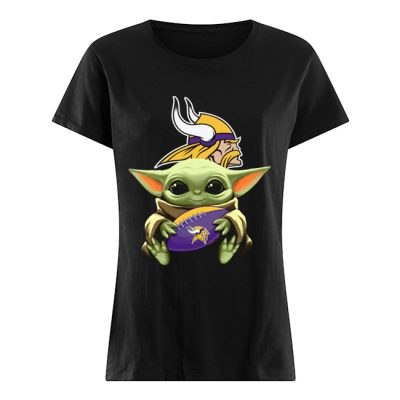 Star Wars Baby Yoda Hug Vikings ladies