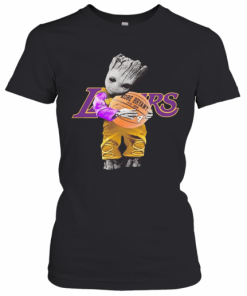 BABY GROOT LAKERS HUG KOBE BRYANT BASKETBALL SIGNATURE T-Shirt Classic Women's T-shirt