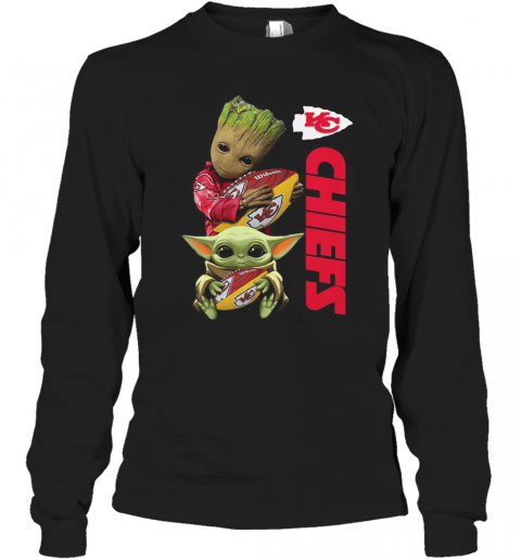 Baby Groot And Yoda Hug Kansas City Chiefs T-Shirt Long Sleeved T-shirt 