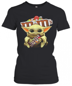 Star Wars Baby Yoda Hug M T-Shirt Classic Women's T-shirt