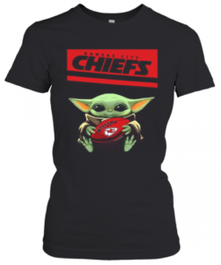 Baby Yoda Hug Kansas City Chiefs Football Logo T-Shirt Classic Women's T-shirt