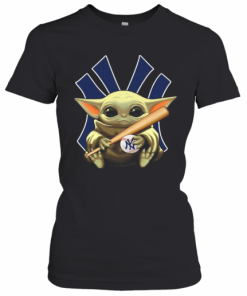 Baby Yoda Hug New York Yankees Baseball T-Shirt Classic Women's T-shirt