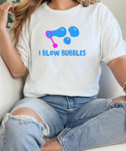 I blow bubbles T-Shirt Classic Women's T-shirt